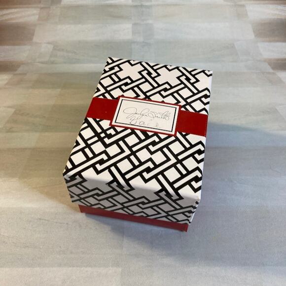 NWT Jaclyn Smith Silver Tone & Rhinestone Stretch Bracelet w/Box (2015) - Picture 5 of 5